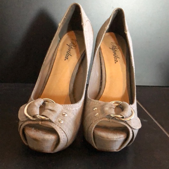 Shoes - Picture 6 of 7